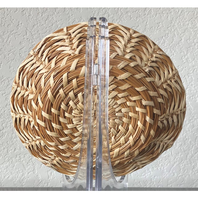 Late 20th-Century Sweetgrass Gullah-Style Decorative Shallow “Bowl Basket” For Sale - Image 16 of 18