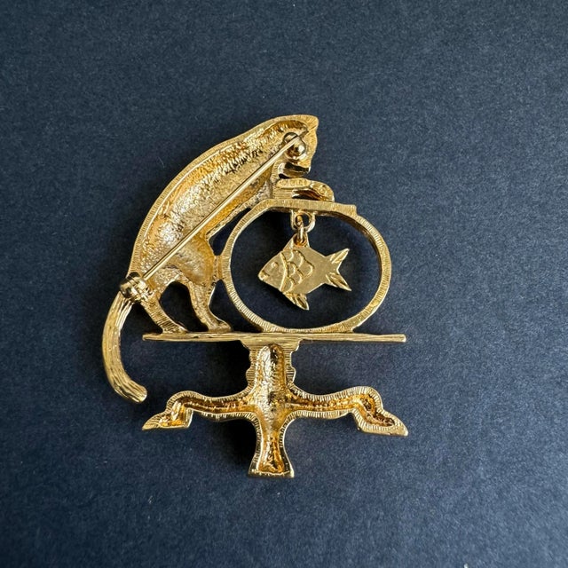 Vintage Cat & Gold Fish Bowl Brooch Gold Tone Pin Kitty Kitten Avon For Sale - Image 4 of 7