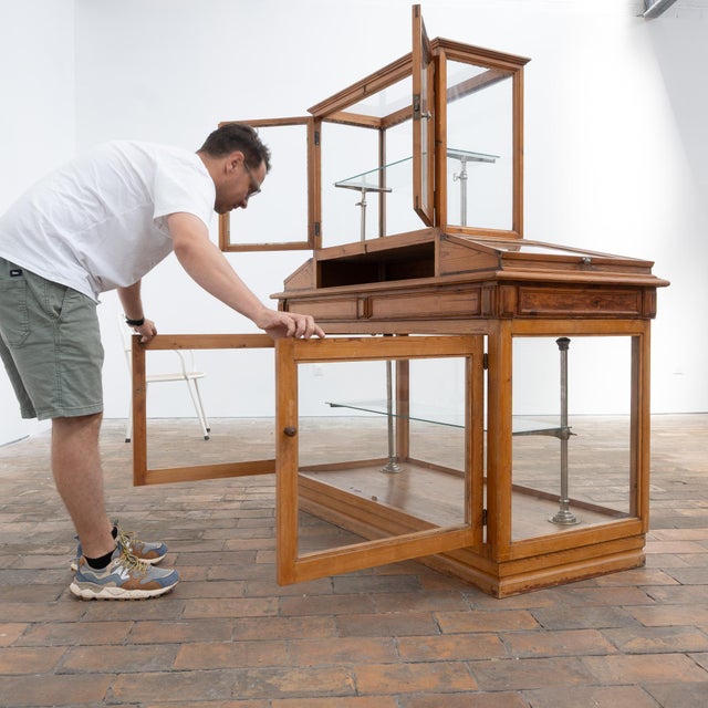 Antique Display Case in Glass and Pine, 1920 For Sale - Image 16 of 18