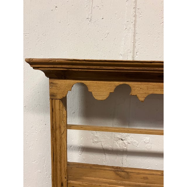 19th Century English Pine Plate Rack With Three Tiers and Scalloped Apron For Sale In Chicago - Image 6 of 11