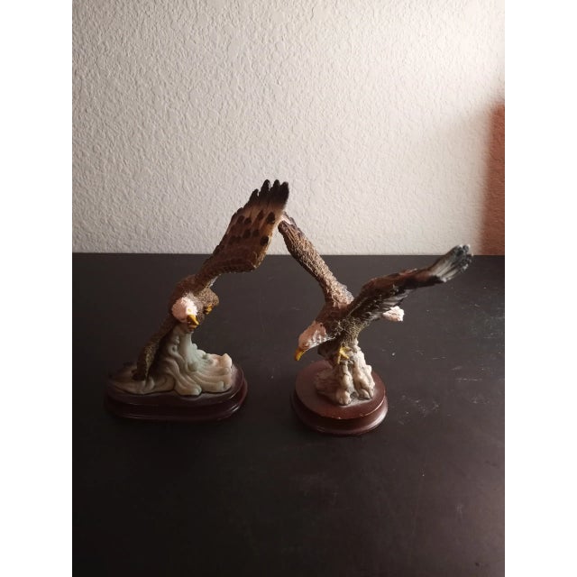 American Bald Eagle Resin Sculptures - Set of 2 For Sale - Image 11 of 12