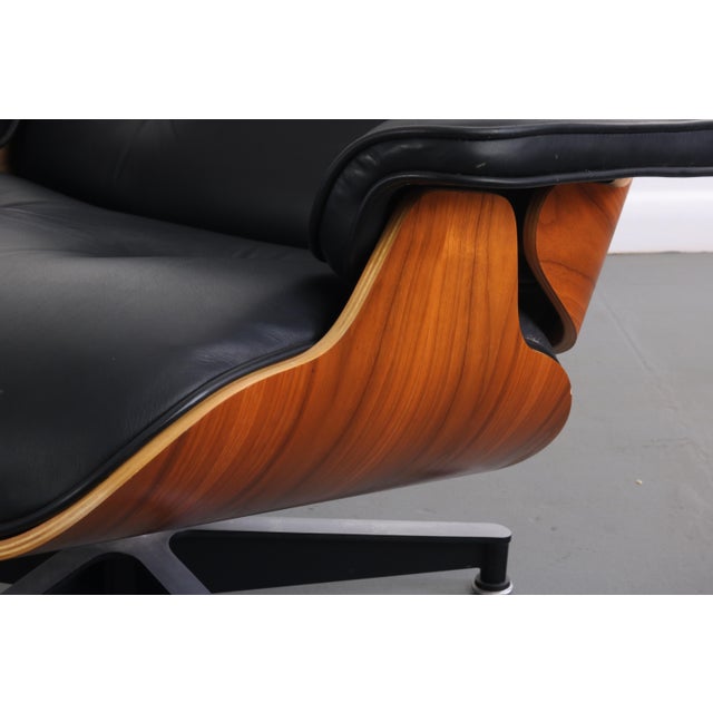 1960s Herman Miller 670 Walnut Lounge and Ottoman by Charles and Ray Eames in MCL Leather For Sale - Image 5 of 12