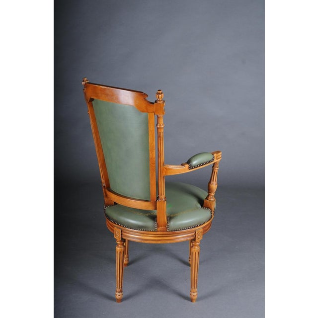 Gold 20th Century English Armchair in Leather and Yew Wood For Sale - Image 8 of 18