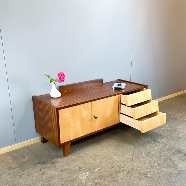 Small Hallway Lowboard Chest of Drawers in Figured Maple, 1960s For Sale - Image 11 of 13