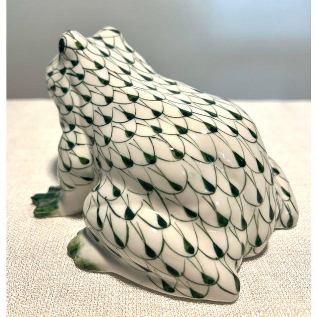 Herend MCM Japanese Andrea by Sadek Herend Style Fishnet Pattern Porcelain Frog For Sale - Image 4 of 8