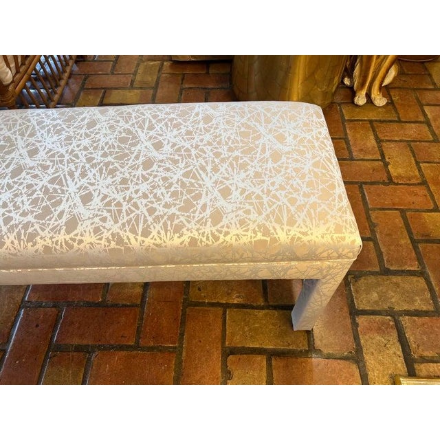 Mid-Century Modern Parsons Bench in Abstract Champagne Upholstery For Sale - Image 10 of 15
