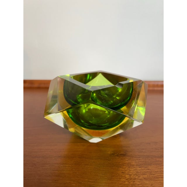 Vintage Mandruzzato Murano Green & Amber Sommerso Faceted Glass Ashtray For Sale In New York - Image 6 of 10