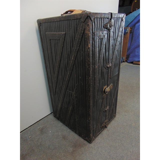 innovator Vintage trunk 約29L Vintage Innovation New York Steamer Trunk | Chairish