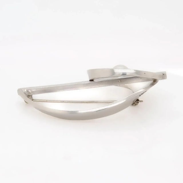 Mid 20th Century Vintage Antonio Pineda Mexican Modernist 970 Silver & Pearl Brooch or Pin For Sale - Image 5 of 9