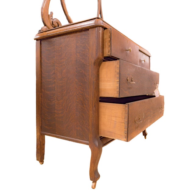 Early 20th Century Marvel Furniture & Co Quarter-Sawn Dresser With Mirror For Sale - Image 11 of 15