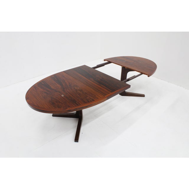 1960s Vintage Danish Oval Extendable Dining Table from Dyrlund, 1960s For Sale - Image 5 of 9
