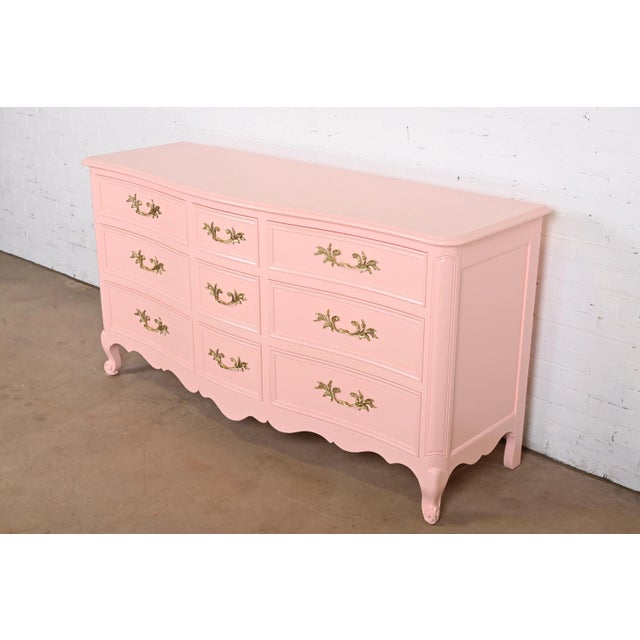 French Provincial Kindel Furniture French Provincial Louis XV Pink Lacquered Dresser, Newly Refinished For Sale - Image 3 of 12