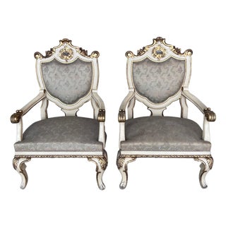 Pair of Venetian Hand Painted Armchairs in White Antique Painting and Giltwood For Sale