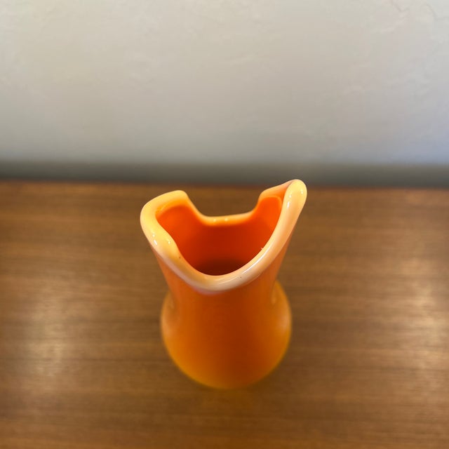 Glass 1960s l.e. Smith Bittersweet Orange Simplicity Pedestal Swung Vase For Sale - Image 7 of 7