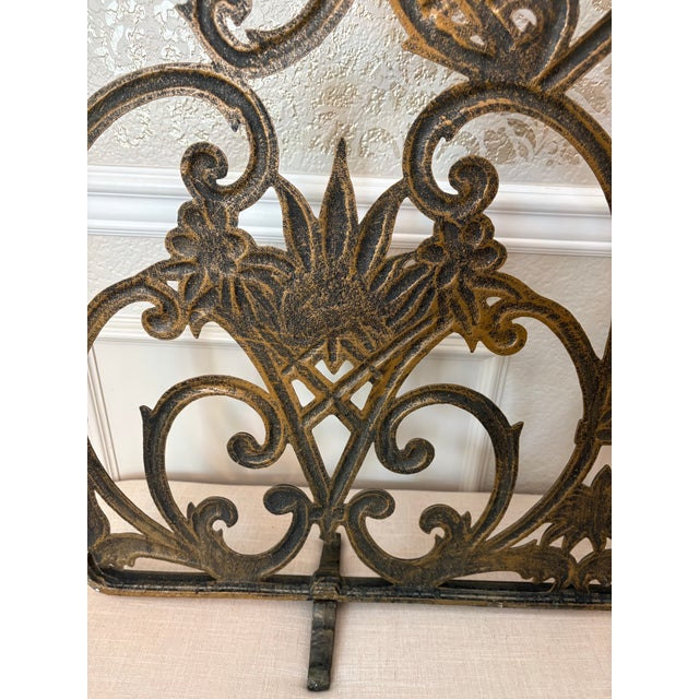 Traditional w.c. Bradley UniFlame Ornate Cast Aluminum Fireplace Screen For Sale In Denver - Image 6 of 11