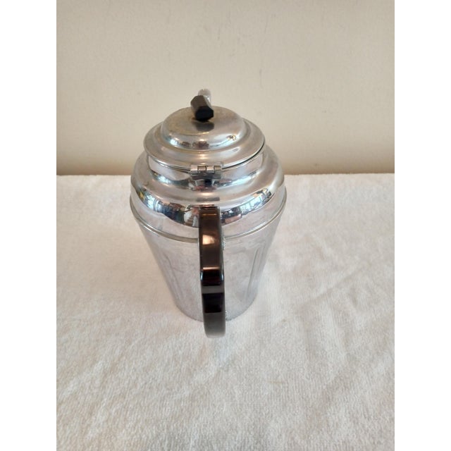 1960s Vintage Art Deco Chromium Silver Tea Pot With Bakelite Handle For Sale - Image 5 of 7