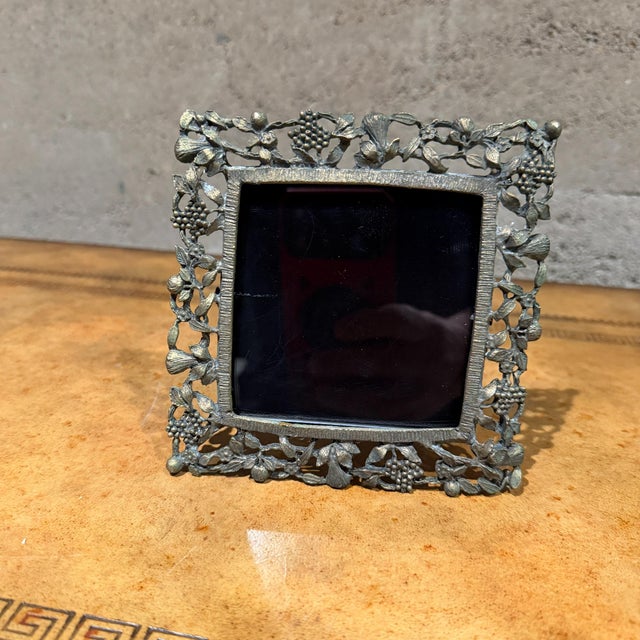 Art Nouveau Intricate Floral and Vine Design Pewter Picture Frame Art Nouveau For Sale - Image 3 of 11