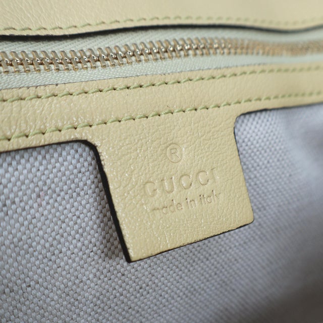 Gucci Tri-Color Gg Marmont Matelassé Diagonal Leather Small Crossbody Bag, 2021 For Sale - Image 15 of 17