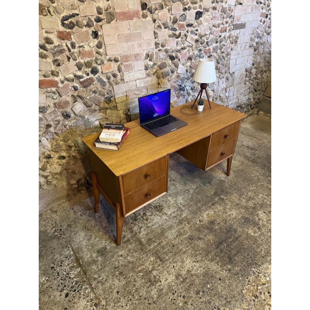 1950s Vintage Danish Oak Kneehole Desk from Meredew, 1950s For Sale - Image 5 of 18