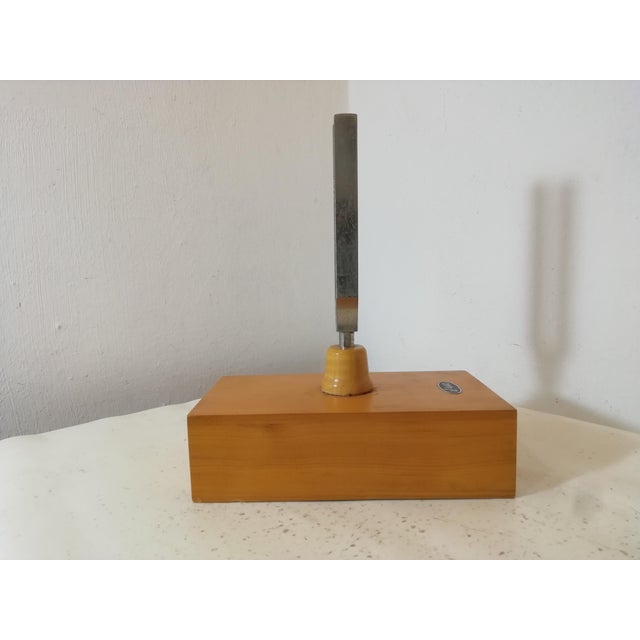 Characteristic professional table tuning fork with hammer/clave. A1 440 Hz. Ideal as a unique decorative object. Very...