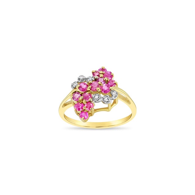 Contemporary Diamond Ruby Cluster Cocktail Ring 14k Yellow Gold, Size 4 For Sale - Image 3 of 4