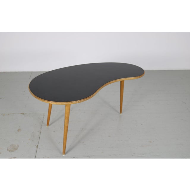 Kidney-Shaped 3-Legged Coffee Table in Wood with Black Formica Top, 1950s For Sale - Image 10 of 18