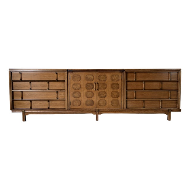 Long Mid Century Modern Thomasville Tamerlane Walnut Bar Credenza Sideboard Cabinet For Sale