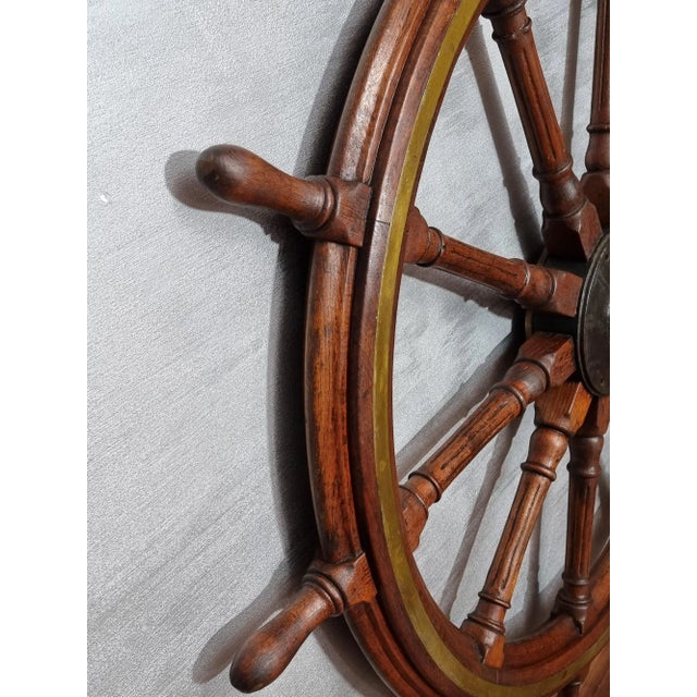 Shipping Steering Wheel with 10 Spokes, in Very Good conditions. Designed 1920 to 1949