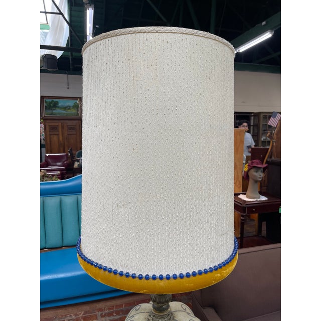 Mid 20th Century Mid 20th Century Mid-Century Modern Fiberglass Resin Table Lamp For Sale - Image 5 of 6