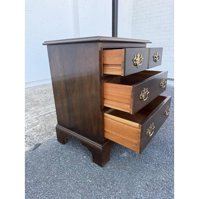 Late 20th Century Pair of Chippendale Style Dark Stained Mahogany Nightstands For Sale - Image 13 of 16