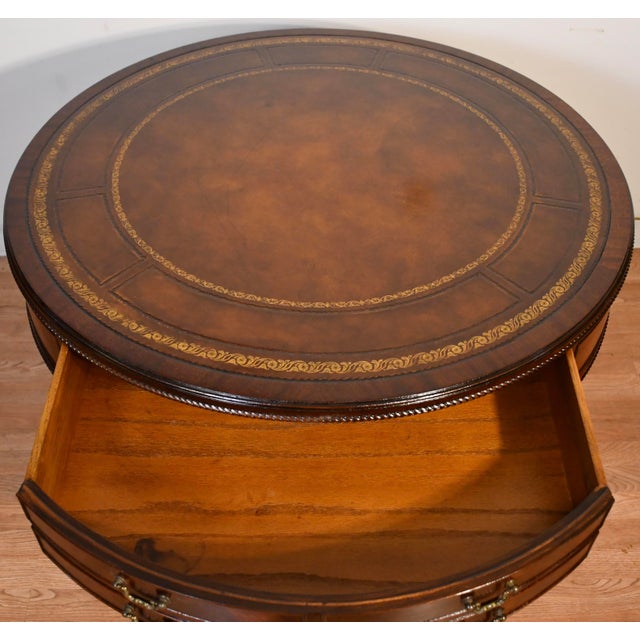 1930s English Chippendale Mahogany & Leather Top Round Center Table / Hall Table For Sale - Image 10 of 15