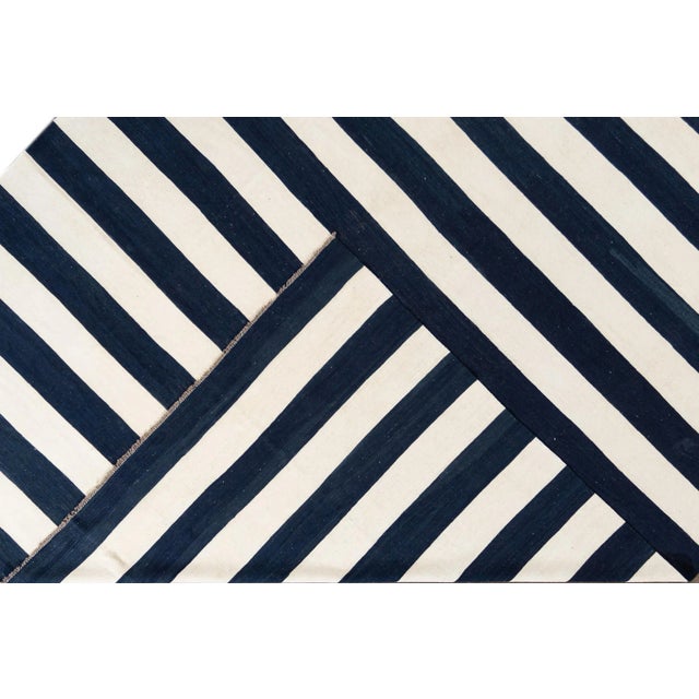 Contemporary Large 21st Century Modern Flat-Weave Kilim Rug For Sale - Image 3 of 11