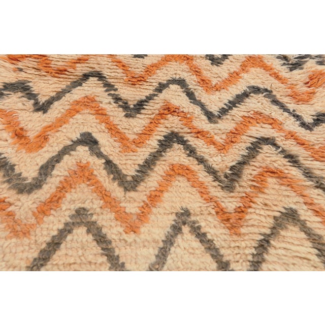 Late 20th Century Vintage Azilal Moroccan Rug, 02'08 X 06'04 For Sale - Image 5 of 10