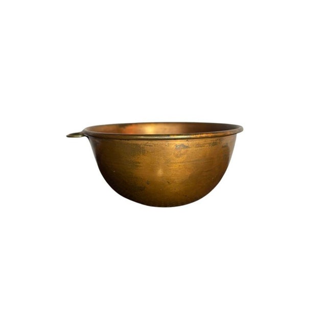1940s Antique Round Copper Bowl With One Handle For Sale - Image 5 of 6