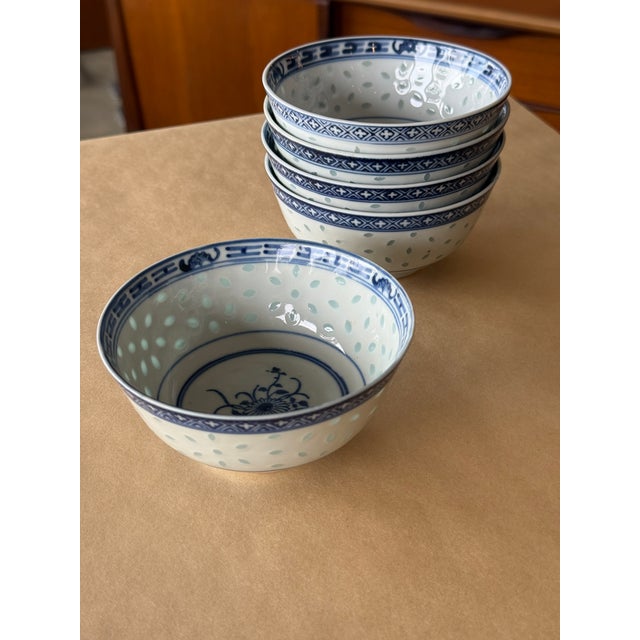 1990s Early Chinese Translucent Rice Grain Dragon Pattern Jindezhen Wan Yu Mark Bowls - Set of 5 For Sale - Image 4 of 8