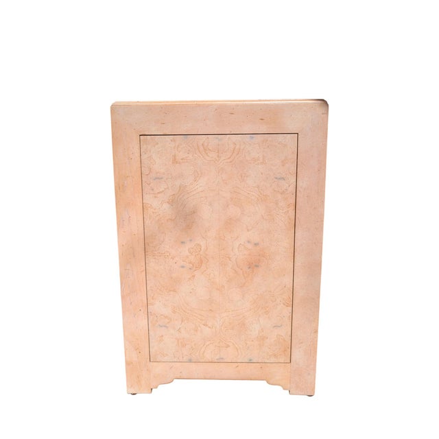 Wood Vintage Hekman Blond 3-Drawer Bedside Chest With Bookmatched Figured Veneer For Sale - Image 7 of 18
