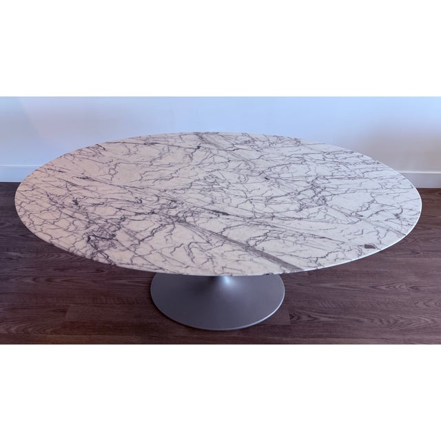 Mid-Century Modern Eero Saarinen Oval Tulip Dining Table — 72" Arabescato Marble, Knoll For Sale - Image 3 of 8