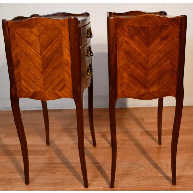 1910 Antique French Louis XV Satinwood Inlaid Pair of Nightstands Bedside Tables For Sale - Image 10 of 16