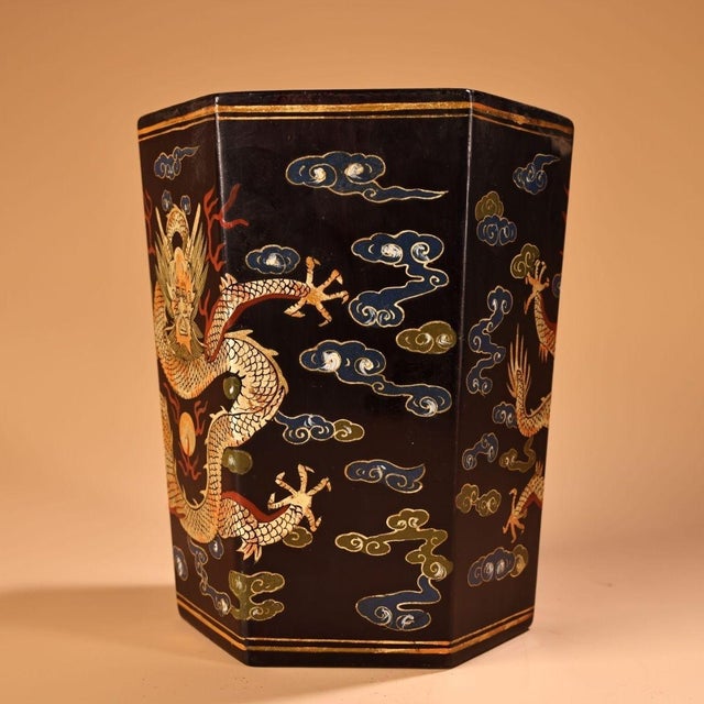 Traditional Vintage Hand-Painted Gilt Black Lacquer Hexagonal Brush Pot With Dragon Motif For Sale - Image 3 of 9