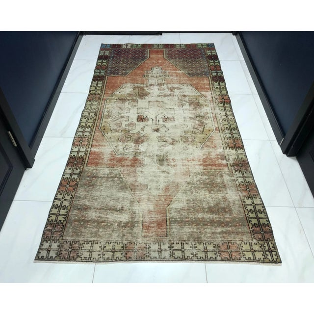 1960s Faded Turkish Oushak Vintage Handmade Tribal Area Rug - 4′2″ × 8′3″ For Sale - Image 11 of 11