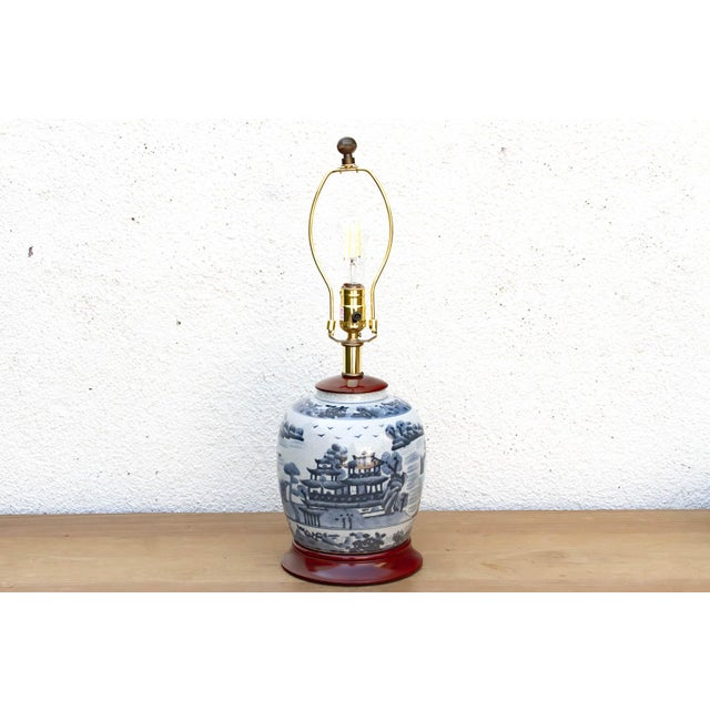 1960s Vintage Willow Pavillion Porcelain Lamp For Sale - Image 5 of 7