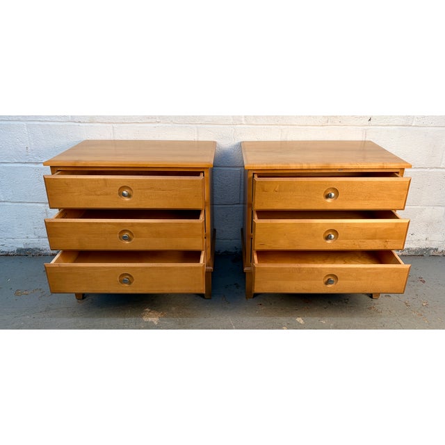Pair of Mid 20th Century Modern Maple Nightstands by Ethan Allen For Sale In New York - Image 6 of 14