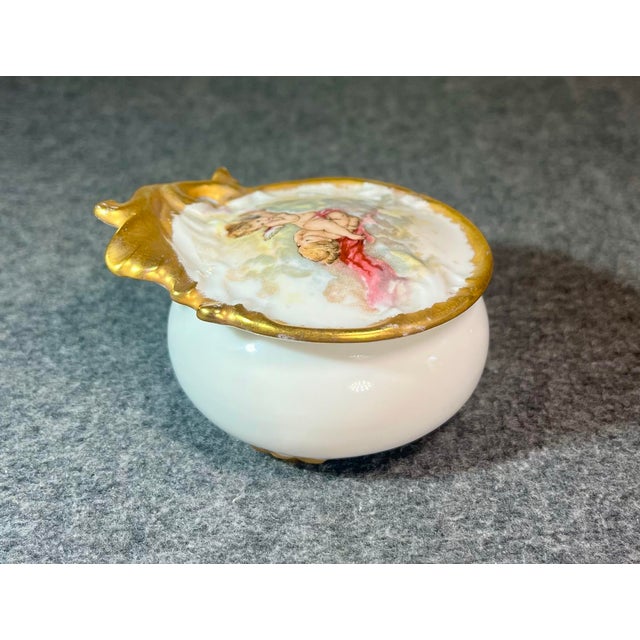 Early 20th Century Antique Porcelain Pill/Trinket Box For Sale - Image 5 of 9