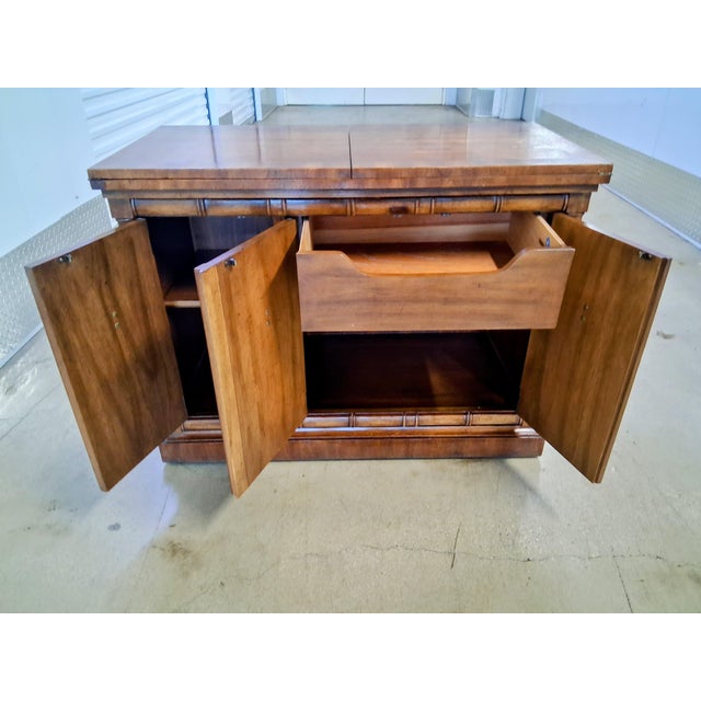 Vintage Heritage Campaign Buffet Credenza | Mid Century Modern Sideboard With Drop-Leaf / Expandable Top | Retro Dining Room Furniture For Sale - Image 12 of 15