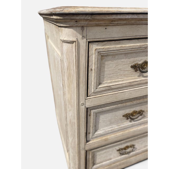 French Commode in Oak, 1760s For Sale - Image 6 of 7