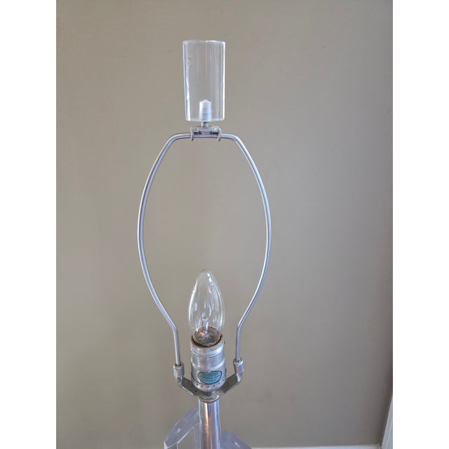 Mid 20th Century Mid-Century Modern Glacier Skyscraper Lucite Table Lamp For Sale - Image 10 of 10