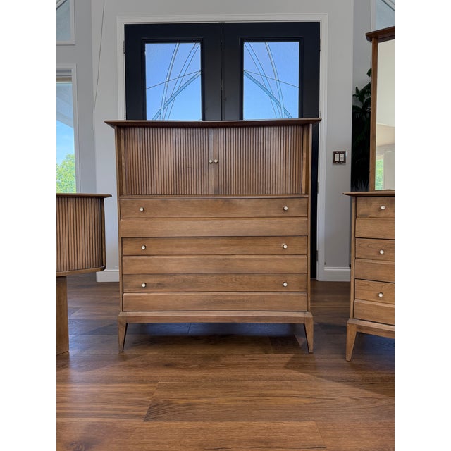 Mid-Century Modern Vintage Heywood-Wakefield "Cadence" Sable Maple Bedroom Suite – 4 Pieces For Sale - Image 3 of 18