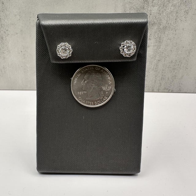 Natural Diamond Stud Earrings With Removable Jackets in 14kt White Gold – 0.97ct, A Pair For Sale - Image 4 of 5