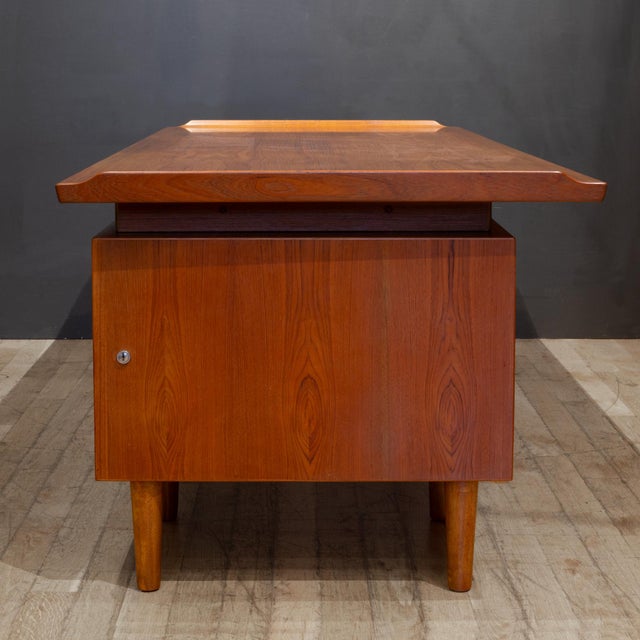 Wood Mid-Century Arne Vodder for Sibast Model 209 Executive Desk c.1955 For Sale - Image 7 of 17