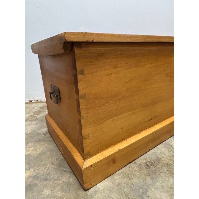 19th Century 19th Century English Pine Blanket Chest For Sale - Image 5 of 10